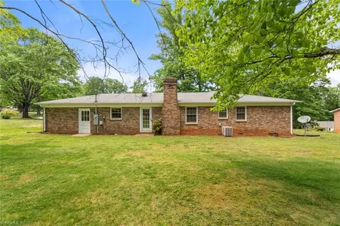 Exterior - 510 Hampton Dr, King, NC 27021 photo 5 of 7