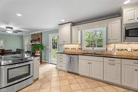 Kitchen - 510 Hampton Dr, King, NC 27021 photo 4 of 4