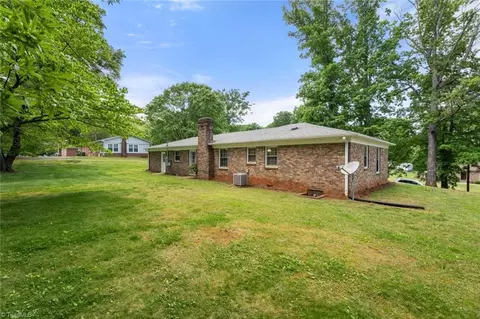 Exterior - 510 Hampton Dr, King, NC 27021 photo 6 of 7