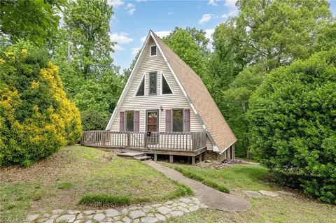 Exterior - 9818 Pine St W, Lowgap, NC 27024 photo 3 of 4
