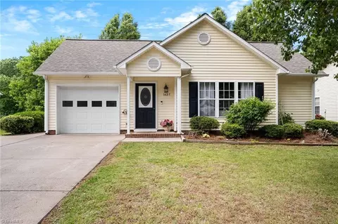 1425 Hawkcrest Ln, Winston Salem, NC 27127
