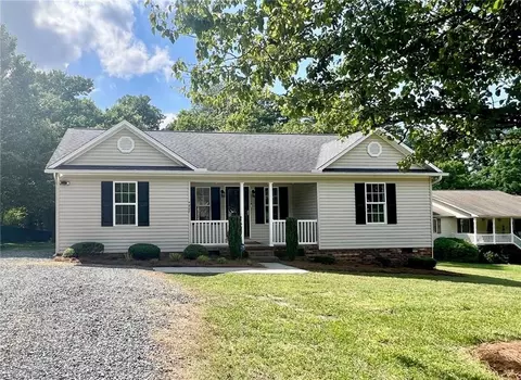 4227 Fox St, Randleman, NC 27317