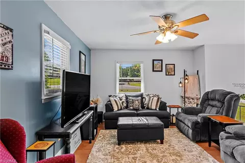 202 Queenland Ct, King, NC 27021 photo 8