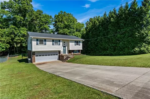 202 Queenland Ct, King, NC 27021 photo 35