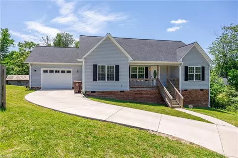 6543 Turnpike Rd, Archdale, NC 27263