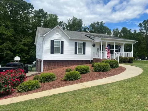 192 Page Farm Rd, Mount Airy, NC 27030