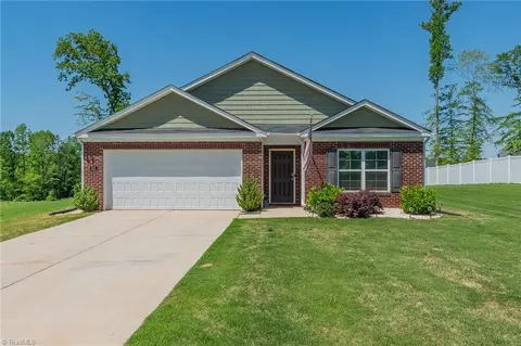 288 Bunting Dr, Lexington, NC 27295