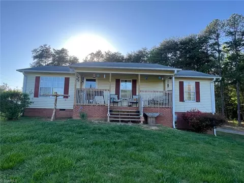 663 Rabbit Ridge Dr, Lexington, NC 27292