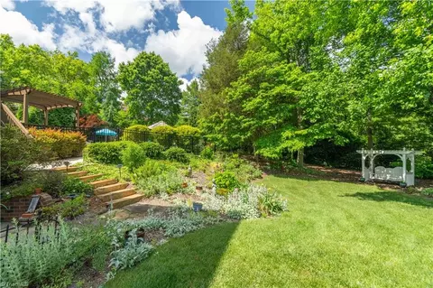 8116 Glengarriff Rd, Clemmons, NC 27012 photo 5