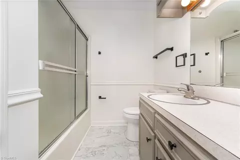 Bath - 135 Devonway St, Eden, NC 27288 photo 2 of 2