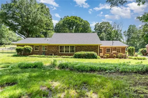 Exterior - 135 Devonway St, Eden, NC 27288 photo 4 of 5