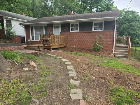 1403 Town St, Greensboro, NC 27407