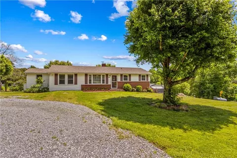 1034 Cb Eller School Rd, Elkin, NC 28621