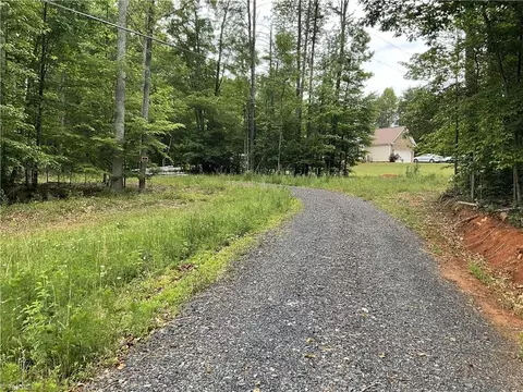 1299 Rocky Ford Rd, Reidsville, NC 27320