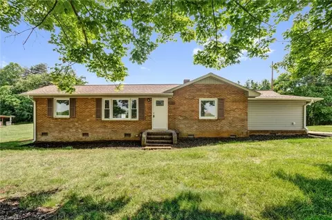 4470 Nc Highway 8, Danbury, NC 27016
