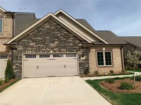 4721 Willowstone Dr, High Point, NC 27265
