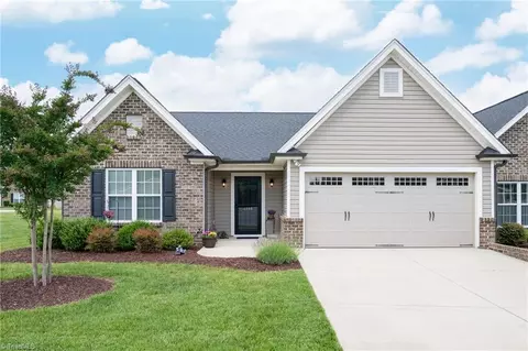 1395 Heritage Pointe Dr, Winston Salem, NC 27127
