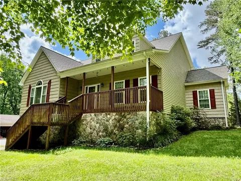 216 Mill Brook Dr, Millers Creek, NC 28651
