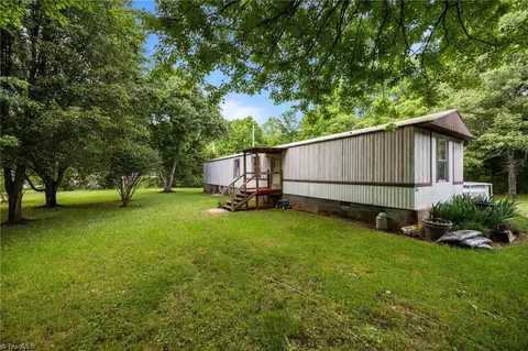 5916 Cherokee Trl, Pleasant Garden, NC 27313