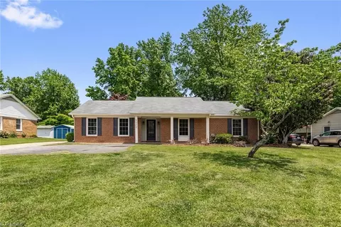 5220 Lawndale Dr, Greensboro, NC 27455
