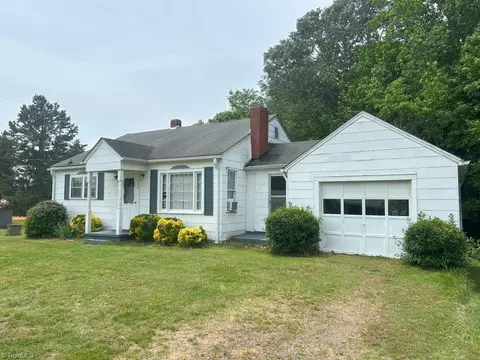 1099 Link Rd, Lexington, NC 27295