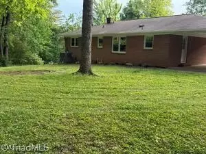 195 Horseshoe Rd, Madison, NC 27025