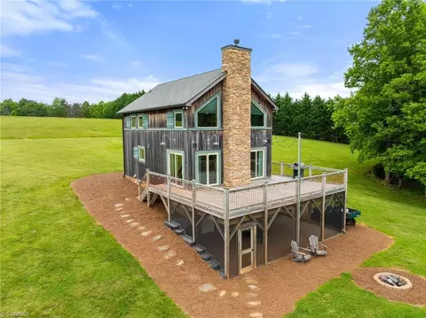 119 Harvest Farm Ln, Pinnacle, NC 27043