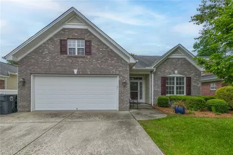 210 Heritage Hill Dr, Jamestown, NC 27282