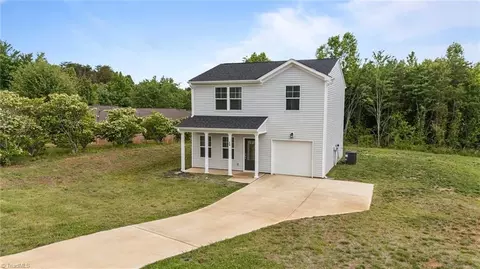 628 East St, Reidsville, NC 27320