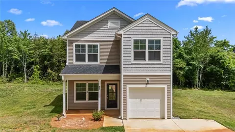 630 East St, Reidsville, NC 27320