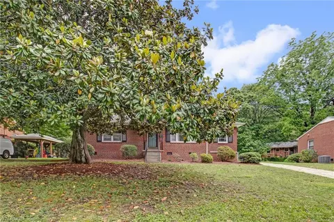 217 Hermitage Rd, Greensboro, NC 27403
