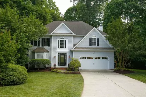 7 Chestnut Bluffs Ct, Greensboro, NC 27407