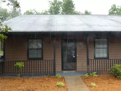 317 Westridge Dr, Yadkinville, NC 27055