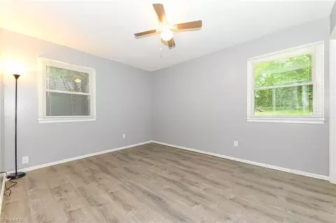 803 Ernest Ct, High Point, NC 27263 photo 10