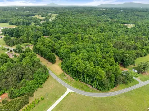 1099 Slate Rd, King, NC 27021 photo 5