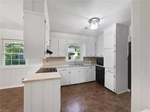 506 Oakview Rd, High Point, NC 27265 photo 8