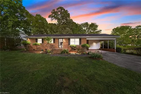 1306 Prescott Pl, High Point, NC 27262