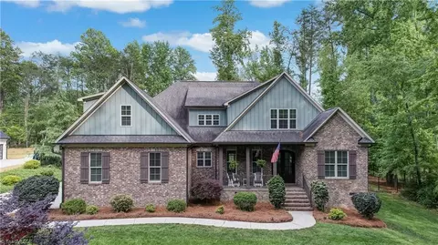 5422 Rambling Rd, Greensboro, NC 27409
