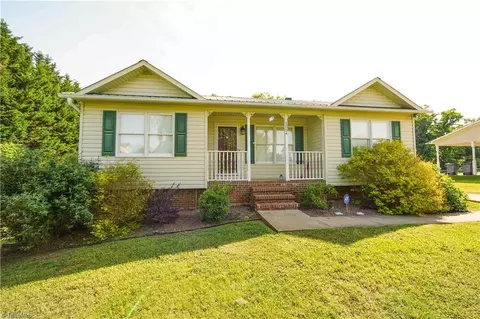 1054 Kentland Dr, King, NC 27021