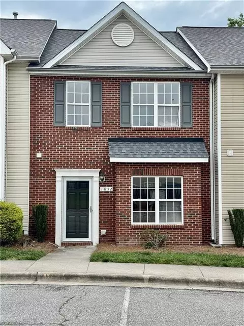 1852 Olivers Crossing Cir, Winston Salem, NC 27127