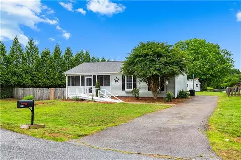 1118 Still Meadows Ln, King, NC 27021