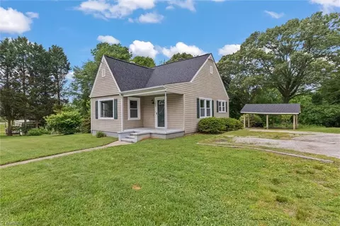 105 Wombat Ln, Mount Airy, NC 27030