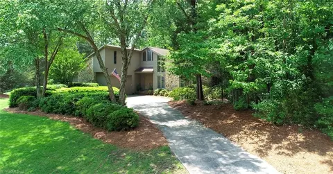 8009 Willow Glen Trl, Greensboro, NC 27455