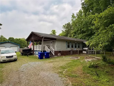 731 Ramseur Julian Rd, Ramseur, NC 27316