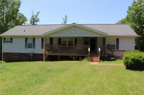 2615 Solomon Lea Rd, Leasburg, NC 27291