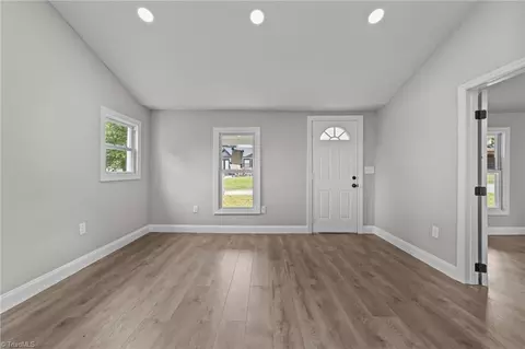 712 Nance Ave, High Point, NC 27263 photo 4