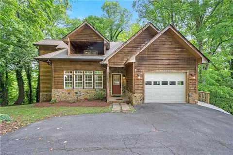 833 Country Club Rd E, Mount Airy, NC 27030