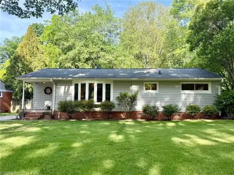 2909 Shamrock Dr, Greensboro, NC 27408