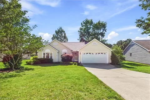 2606 Castle Croft Rd, Greensboro, NC 27407