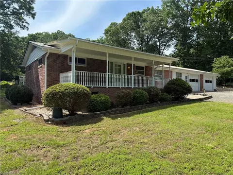 618 Toms Creek Church Rd, Denton, NC 27239